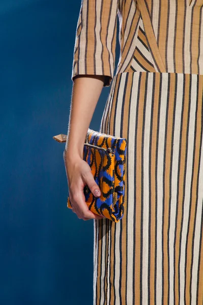 Look 30